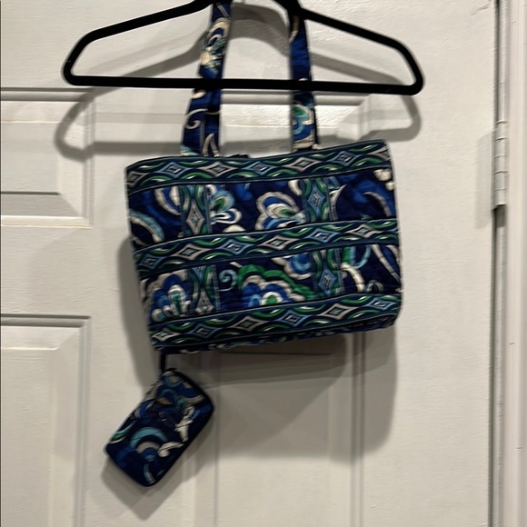 Vera Bradley 2 pcs. Blue and Green Tote with Matching Wristlet - Picture 1 of 14